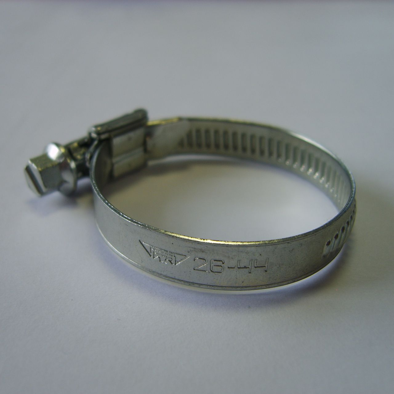 Хомут(26-44) "Труд" червячный оцинкованный