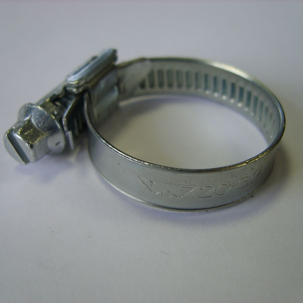 Хомут(20-32) "Труд" червячный оцинкованный